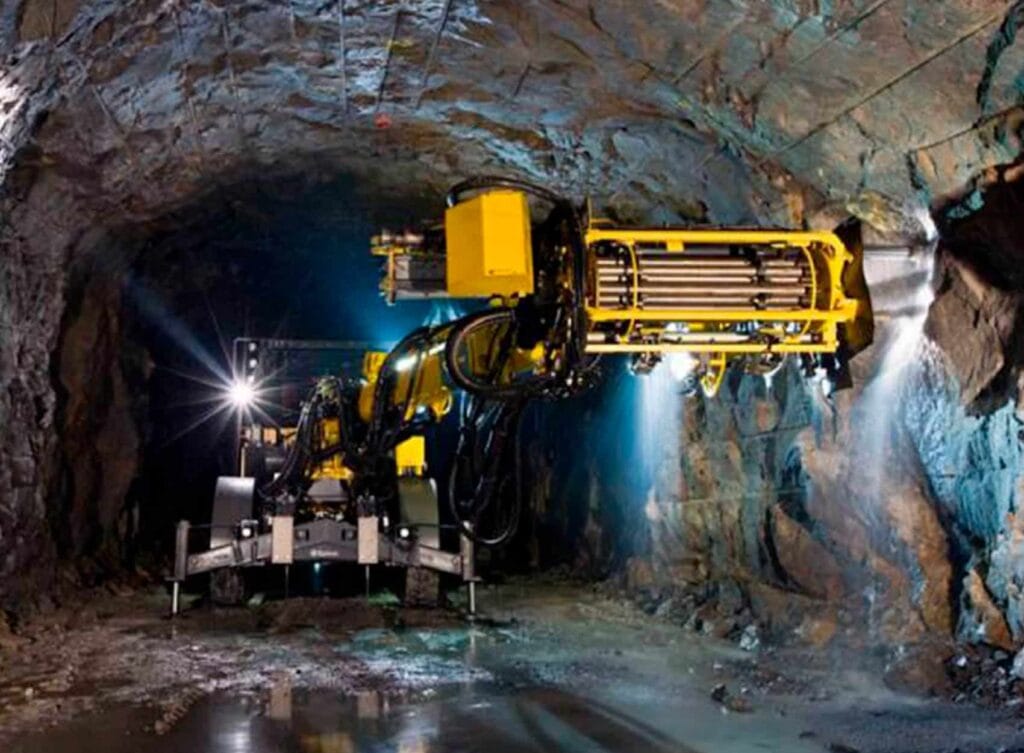 CONSTRUCCION Y MINERIA SUBTERRANEA en Colima