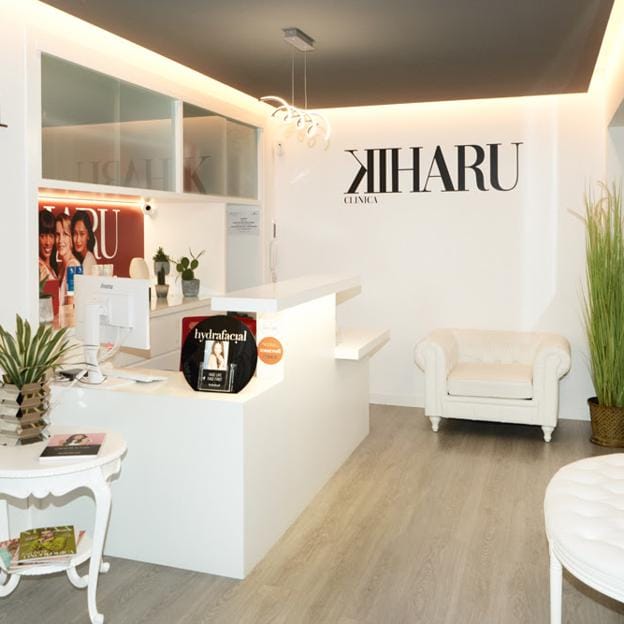 SALONES Y CLINICAS DE BELLEZA Y PELUQUERIAS SIN NOMBRE en Colima