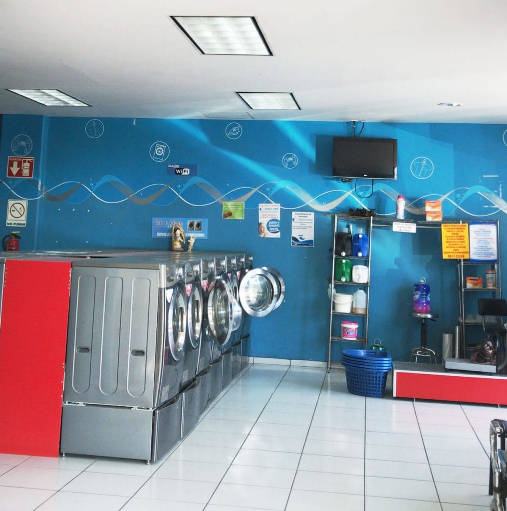 LAVANDERIA Y PLANCHADURIA COMO MOMA en Colima