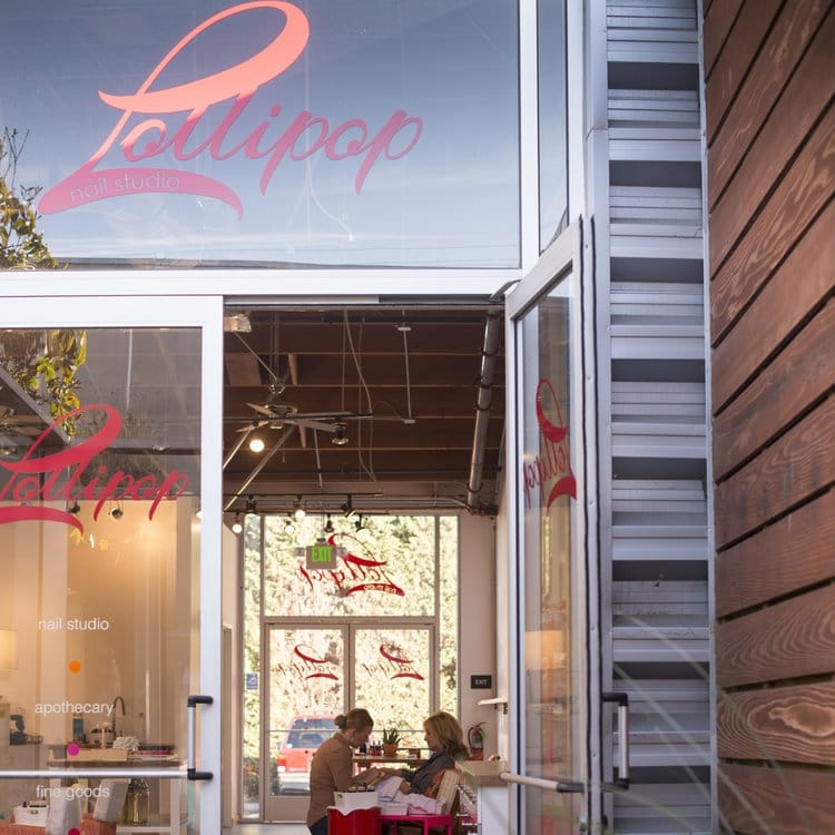 LOLLIPOP NAIL BAR en Colima