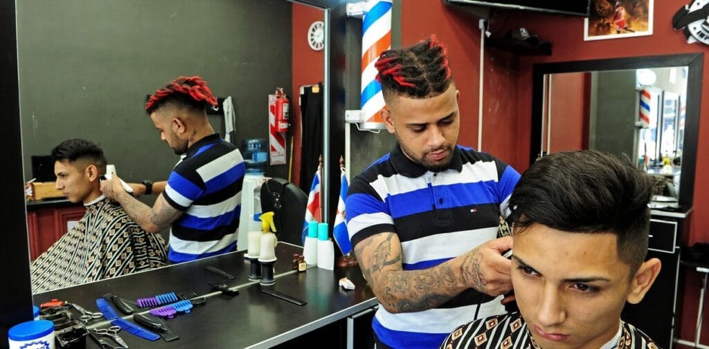 PELUQUERIA EL DOMINICANO en Colima