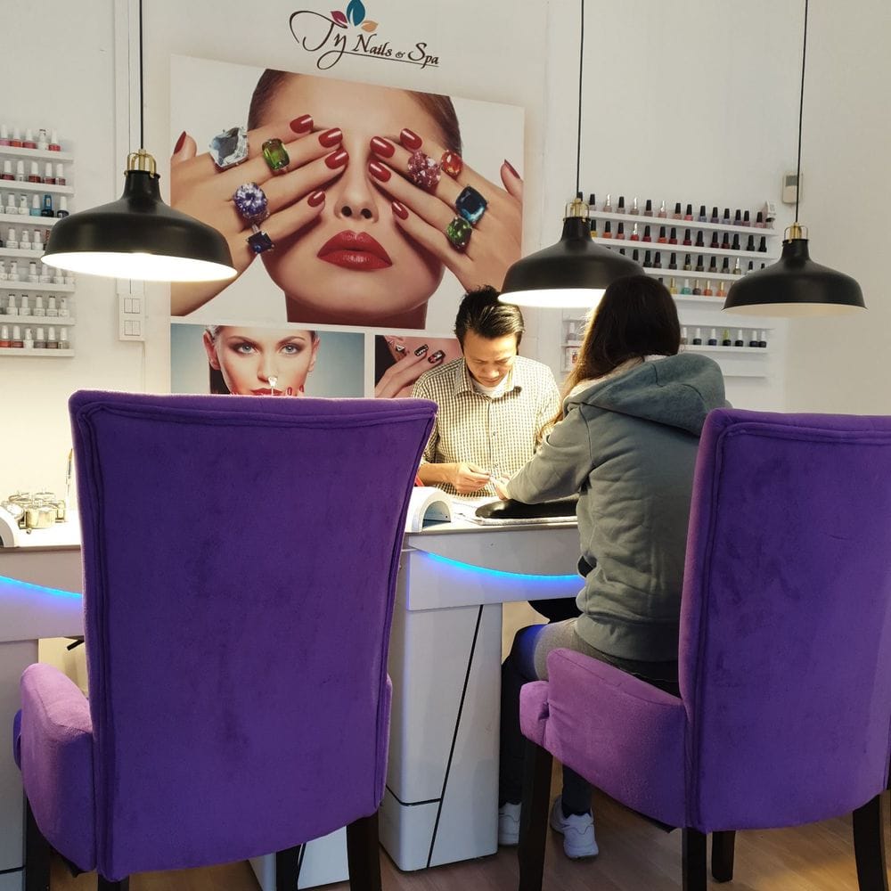 BRISEL NAIL PLACE en Colima